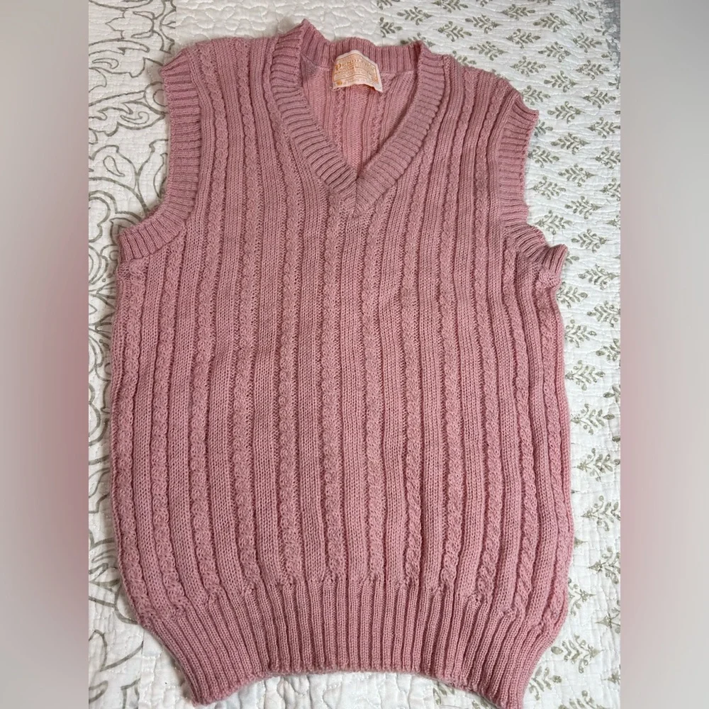 Pendleton regular Women's 100% Wool V-Neck Sweater Vest Size 34 pink